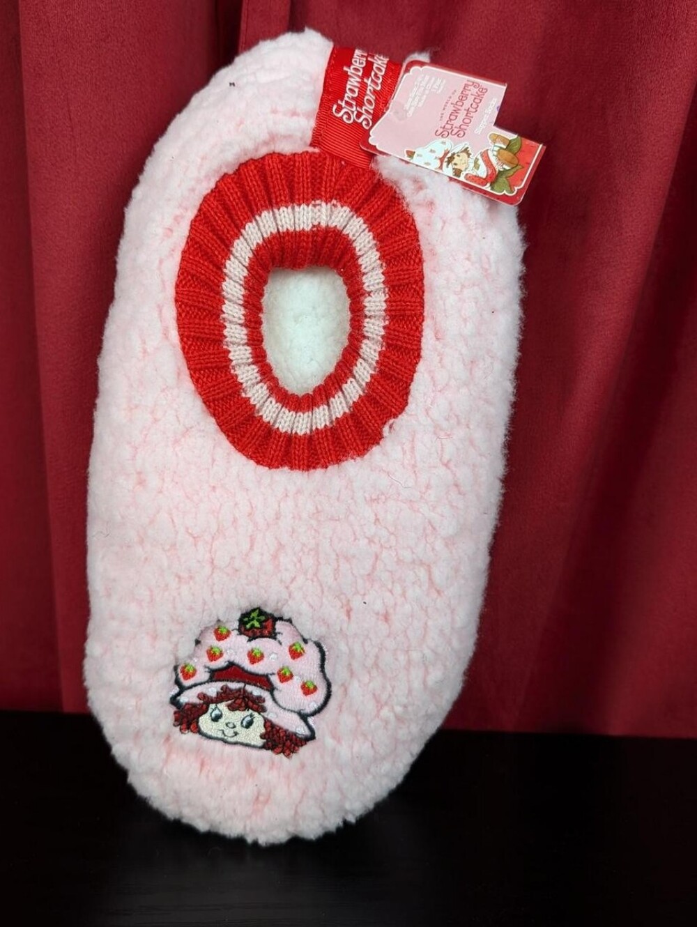 New with Tags 2024 The World of Strawberry Shortcake Fuzzy Babba Slippers